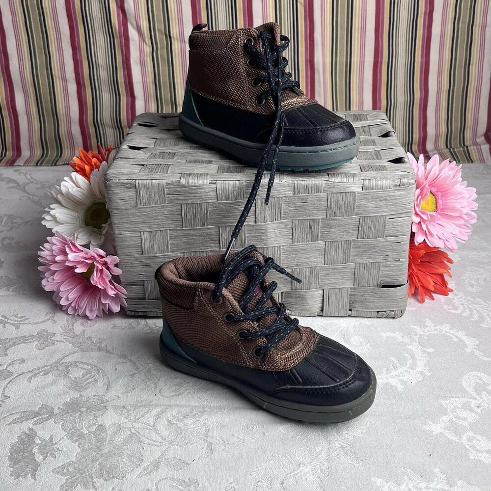 OshKosh B’gosh Kids Boots Size 10 Waterproof Snow Boots Lace Up Ankle High